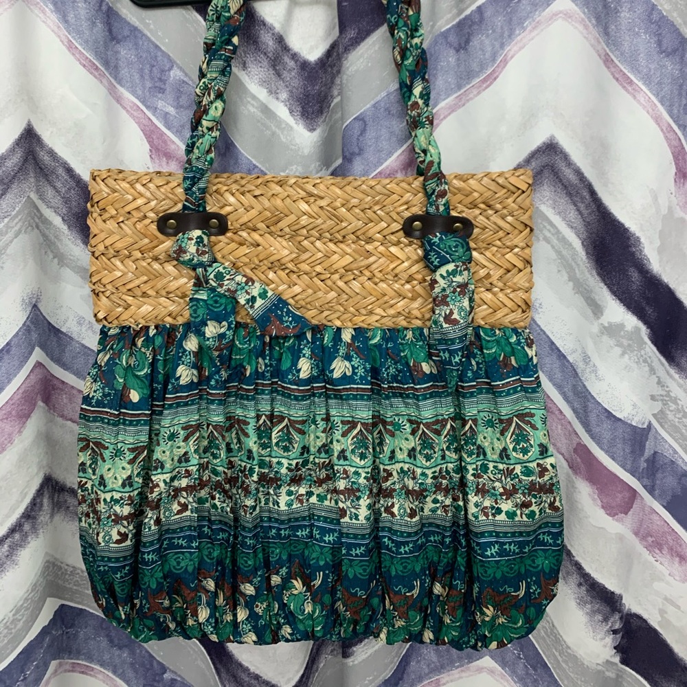 Silky big hobo bag.